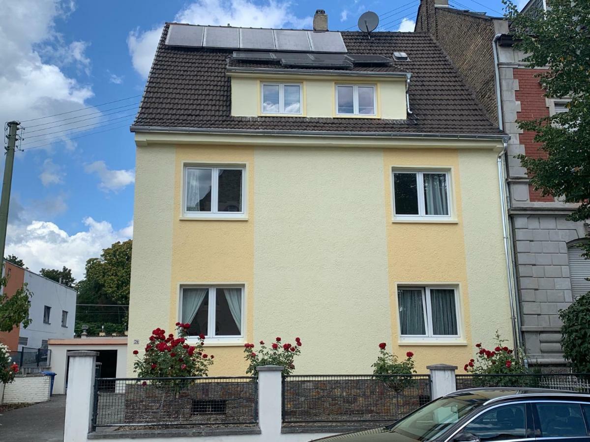 Rheingauer Fewo Am Schulhaus Geisenheim Exterior foto