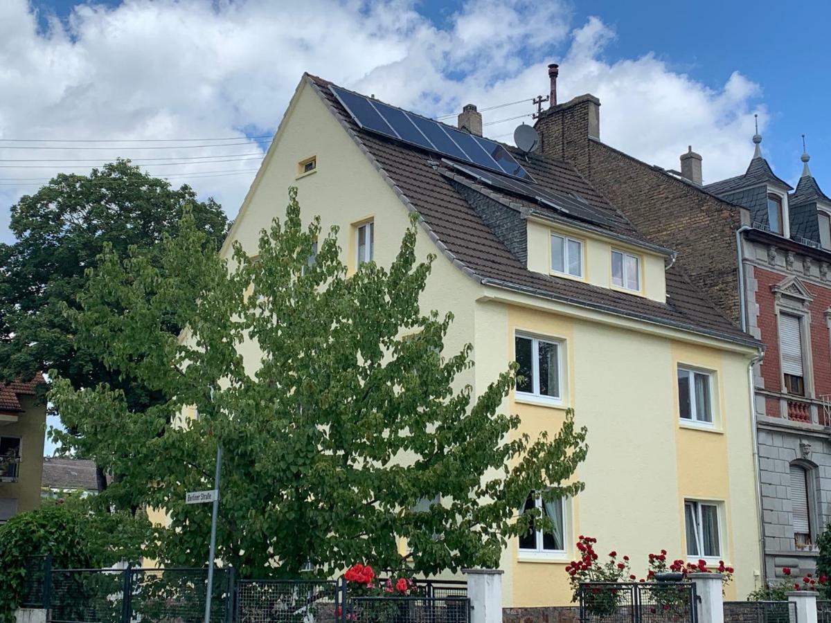Rheingauer Fewo Am Schulhaus Geisenheim Exterior foto